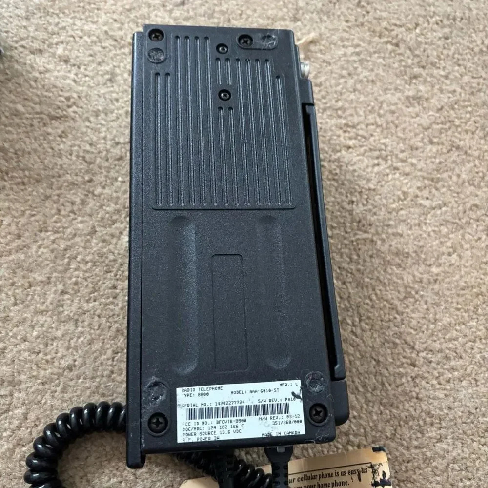 Vintage Auto Club Bag Phone Cellular Phone Type 8800 Model AAA-6010-ST